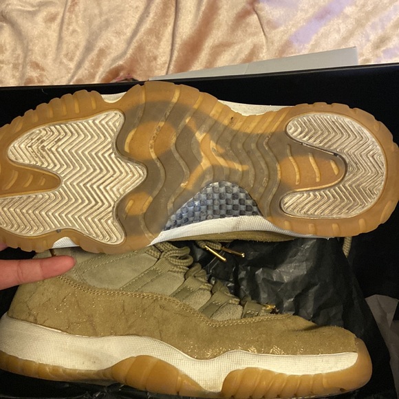 JORDAN 11s RETRO - Picture 4 of 5